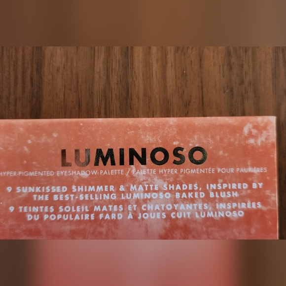 Milani Luminoso Palette - swatched only - Picture 3 of 5